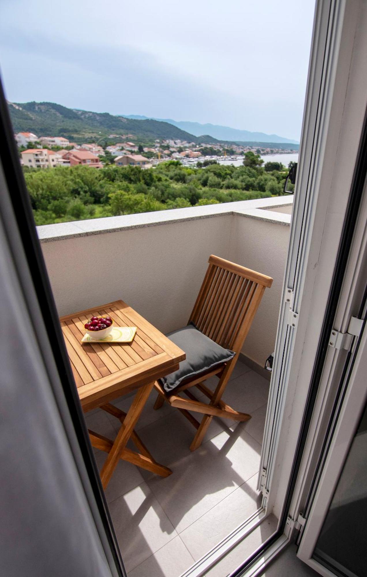 Haus Helga Apartment Rab Town Exterior photo